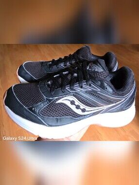 Sz 7.5 Women's SAUCONY COHESION 14 Black Women's Running Shoes